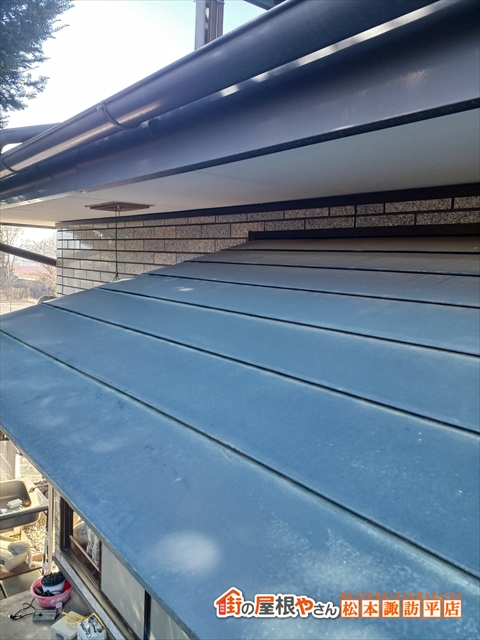 金属屋根全体の褪色